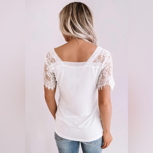 🎉Host Pick🎉 Boho Gorgeous White Lace V-Neck Top size small - Picture 4 of 4